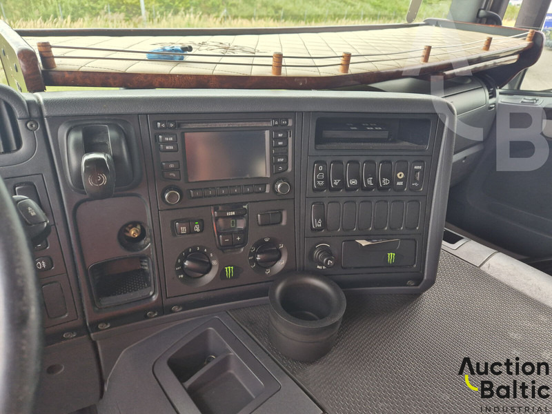 Kuorma-auto alusta Scania P 450: kuva Kuorma-auto alusta Scania P 450