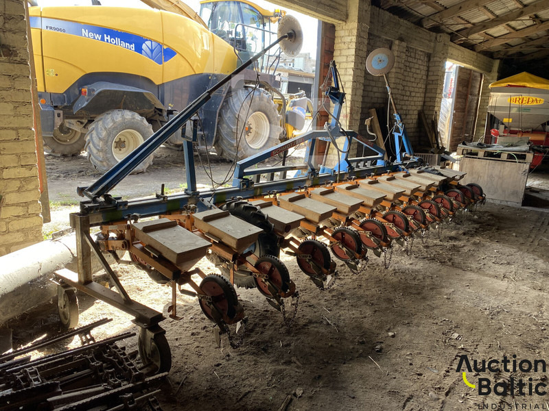 Schmotzer UD2012 - Tarkkuuskylvökone: kuva Schmotzer UD2012 - Tarkkuuskylvökone Schmotzer UD2012 - Tarkkuuskylvökone: kuva Schmotzer UD2012 - Tarkkuuskylvökone