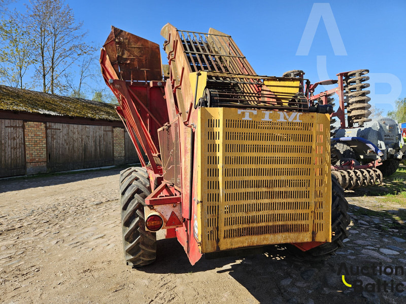 TIM MII SA T-85 - Leikkuupuimuri: kuva TIM MII SA T-85 - Leikkuupuimuri TIM MII SA T-85 - Leikkuupuimuri: kuva TIM MII SA T-85 - Leikkuupuimuri