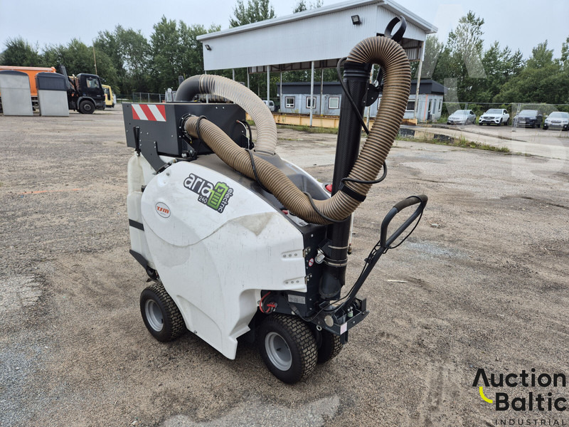 TSM Aria 240 - Lakaisuauto: kuva TSM Aria 240 - Lakaisuauto TSM Aria 240 - Lakaisuauto: kuva TSM Aria 240 - Lakaisuauto