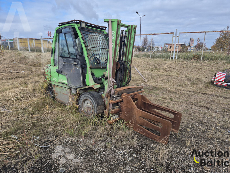 UniCarriers 30 - Dieseltrukki: kuva UniCarriers 30 - Dieseltrukki UniCarriers 30 - Dieseltrukki: kuva UniCarriers 30 - Dieseltrukki