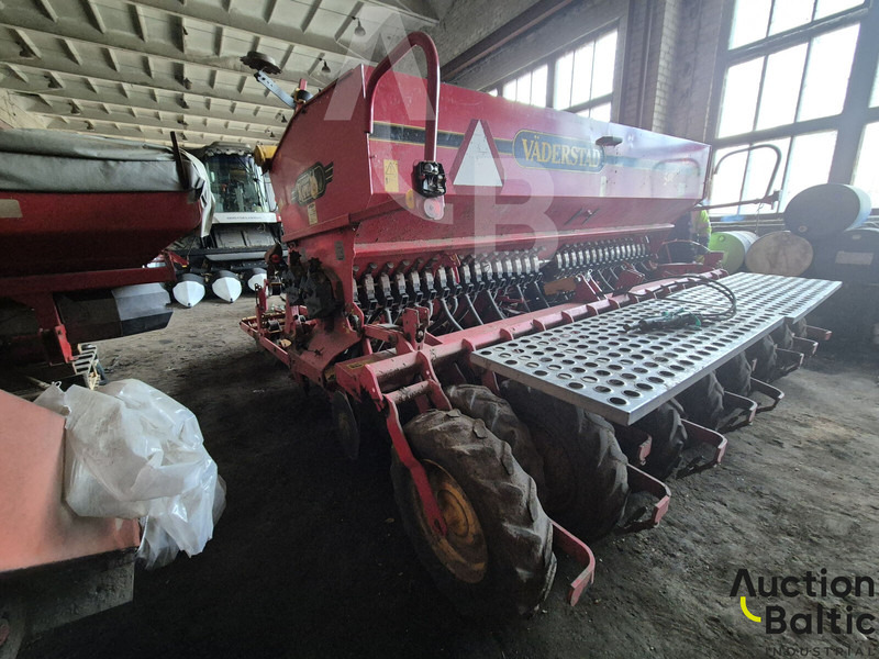 Vaderstad Rapid400C - Kylvö-/ Istutuskone: kuva Vaderstad Rapid400C - Kylvö-/ Istutuskone Vaderstad Rapid400C - Kylvö-/ Istutuskone: kuva Vaderstad Rapid400C - Kylvö-/ Istutuskone