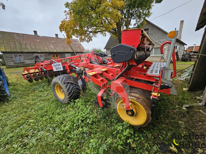 Vaderstad TD300 - Kylvölannoitin: kuva Vaderstad TD300 - Kylvölannoitin Vaderstad TD300 - Kylvölannoitin: kuva Vaderstad TD300 - Kylvölannoitin