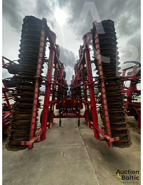 Vaderstad TopDown600 - Lautasäes: kuva Vaderstad TopDown600 - Lautasäes Vaderstad TopDown600 - Lautasäes: kuva Vaderstad TopDown600 - Lautasäes