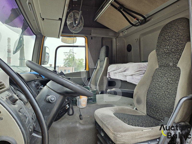 DAF FT CF85 - Vetopöytäauto: kuva DAF FT CF85 - Vetopöytäauto DAF FT CF85 - Vetopöytäauto: kuva DAF FT CF85 - Vetopöytäauto