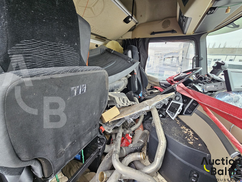 Vetopöytäauto Mercedes-Benz Actros: kuva Vetopöytäauto Mercedes-Benz Actros
