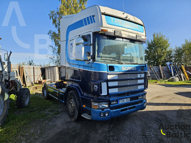 Scania R 114 LA - Vetopöytäauto: kuva Scania R 114 LA - Vetopöytäauto Scania R 114 LA - Vetopöytäauto: kuva Scania R 114 LA - Vetopöytäauto