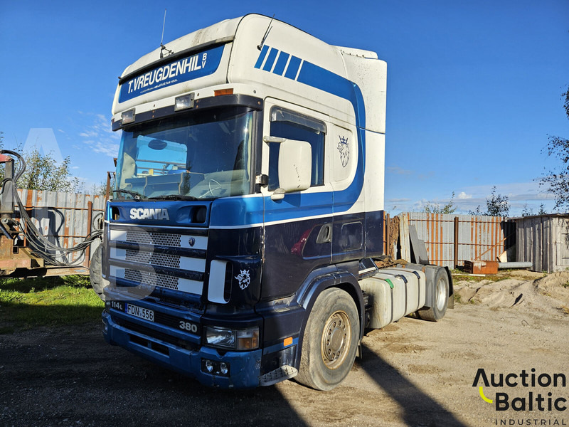 Scania R 114 LA - Vetopöytäauto: kuva Scania R 114 LA - Vetopöytäauto Scania R 114 LA - Vetopöytäauto: kuva Scania R 114 LA - Vetopöytäauto