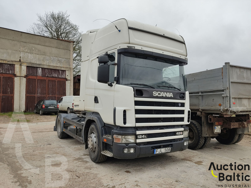 Scania R 124 LA - Vetopöytäauto: kuva Scania R 124 LA - Vetopöytäauto Scania R 124 LA - Vetopöytäauto: kuva Scania R 124 LA - Vetopöytäauto