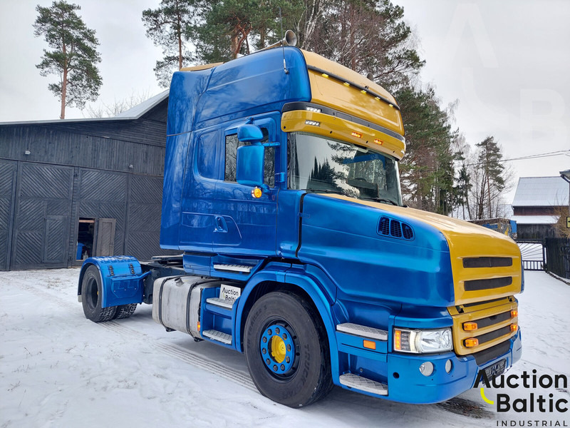 Scania T 114 LA - Vetopöytäauto: kuva Scania T 114 LA - Vetopöytäauto Scania T 114 LA - Vetopöytäauto: kuva Scania T 114 LA - Vetopöytäauto