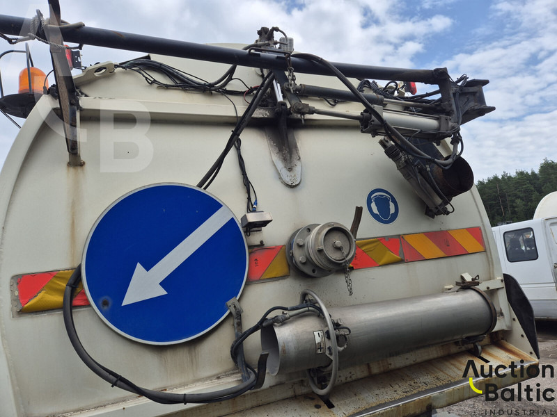Lakaisuauto Volvo FL618: kuva Lakaisuauto Volvo FL618