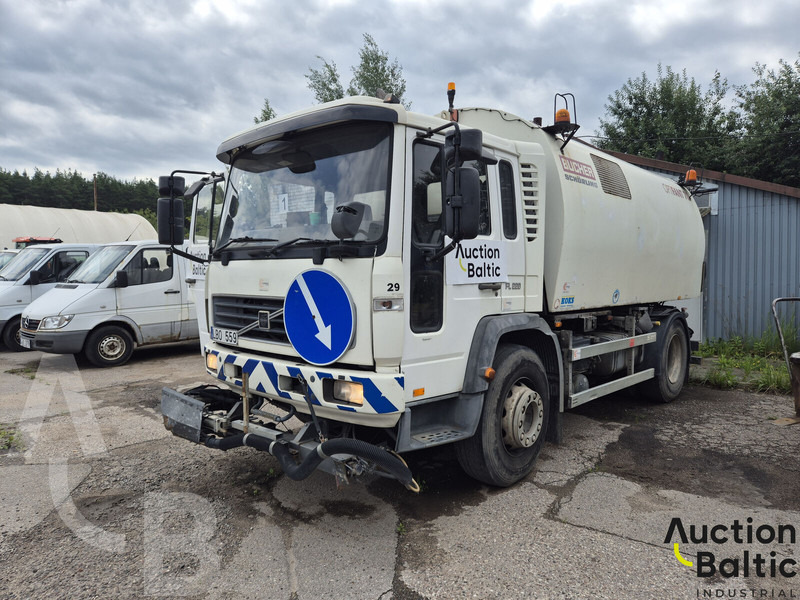Volvo FL618 - Lakaisuauto: kuva Volvo FL618 - Lakaisuauto Volvo FL618 - Lakaisuauto: kuva Volvo FL618 - Lakaisuauto