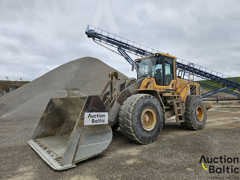 Volvo L 180 F - Pyöräkuormaaja: kuva Volvo L 180 F - Pyöräkuormaaja Volvo L 180 F - Pyöräkuormaaja: kuva Volvo L 180 F - Pyöräkuormaaja