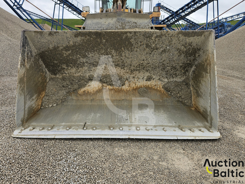 Volvo L 180 F - Pyöräkuormaaja: kuva Volvo L 180 F - Pyöräkuormaaja Volvo L 180 F - Pyöräkuormaaja: kuva Volvo L 180 F - Pyöräkuormaaja