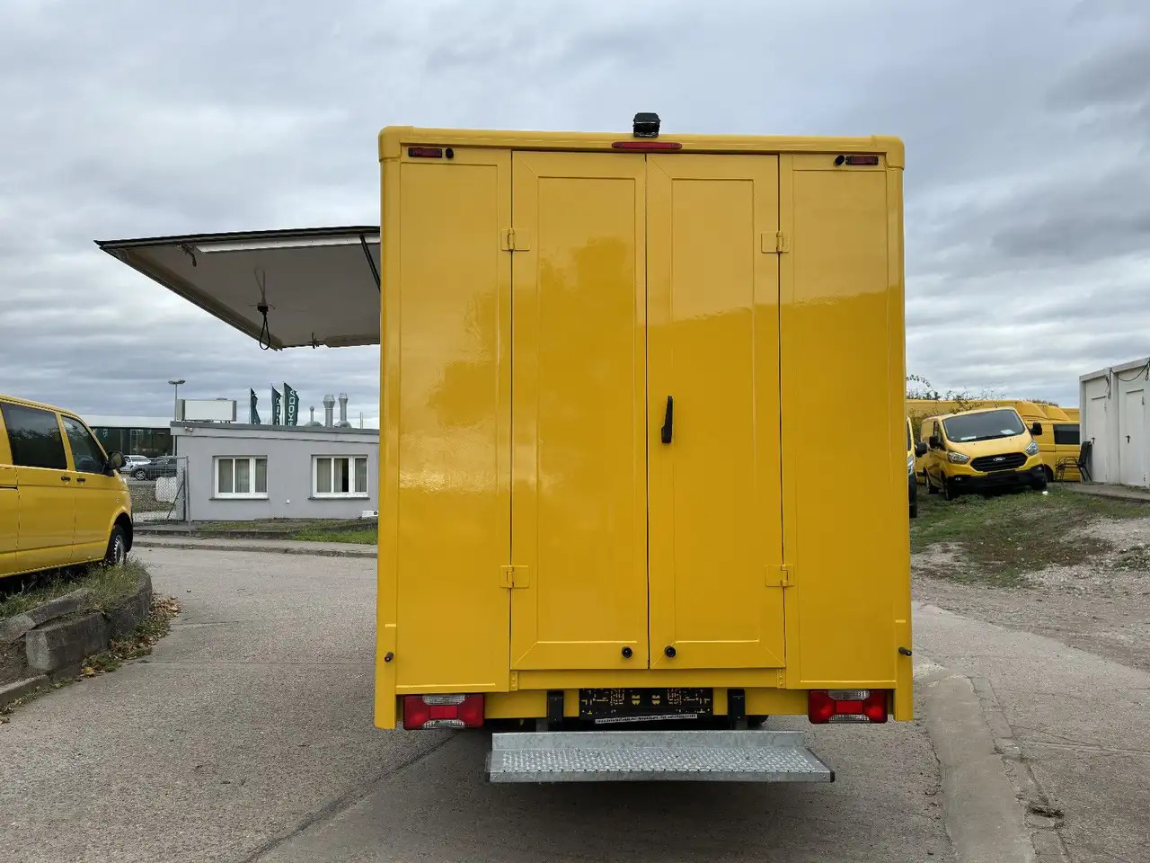 Iveco C30C/ FOODTRUCK/ Daily - Myyntiauto: kuva Iveco C30C/ FOODTRUCK/ Daily - Myyntiauto Iveco C30C/ FOODTRUCK/ Daily - Myyntiauto: kuva Iveco C30C/ FOODTRUCK/ Daily - Myyntiauto