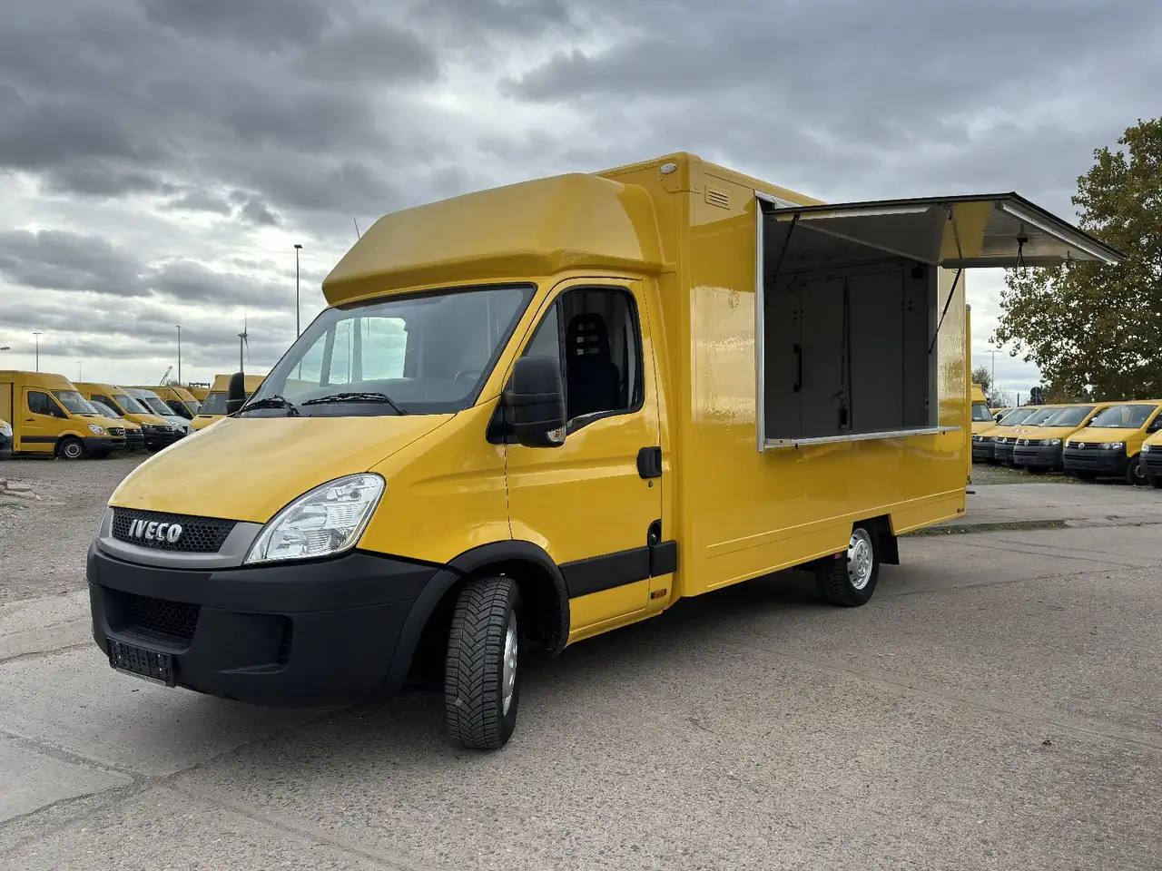 Iveco C30C/ FOODTRUCK/ Daily - Myyntiauto: kuva Iveco C30C/ FOODTRUCK/ Daily - Myyntiauto Iveco C30C/ FOODTRUCK/ Daily - Myyntiauto: kuva Iveco C30C/ FOODTRUCK/ Daily - Myyntiauto