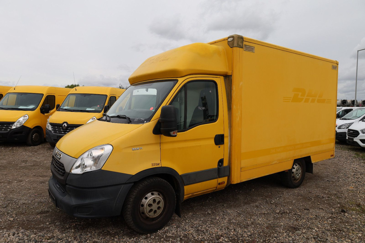 Iveco Daily/ EU5/ 1. Hand/ Postfahrtzeug/KURZ - Pikkubussi: kuva Iveco Daily/ EU5/ 1. Hand/ Postfahrtzeug/KURZ - Pikkubussi Iveco Daily/ EU5/ 1. Hand/ Postfahrtzeug/KURZ - Pikkubussi: kuva Iveco Daily/ EU5/ 1. Hand/ Postfahrtzeug/KURZ - Pikkubussi