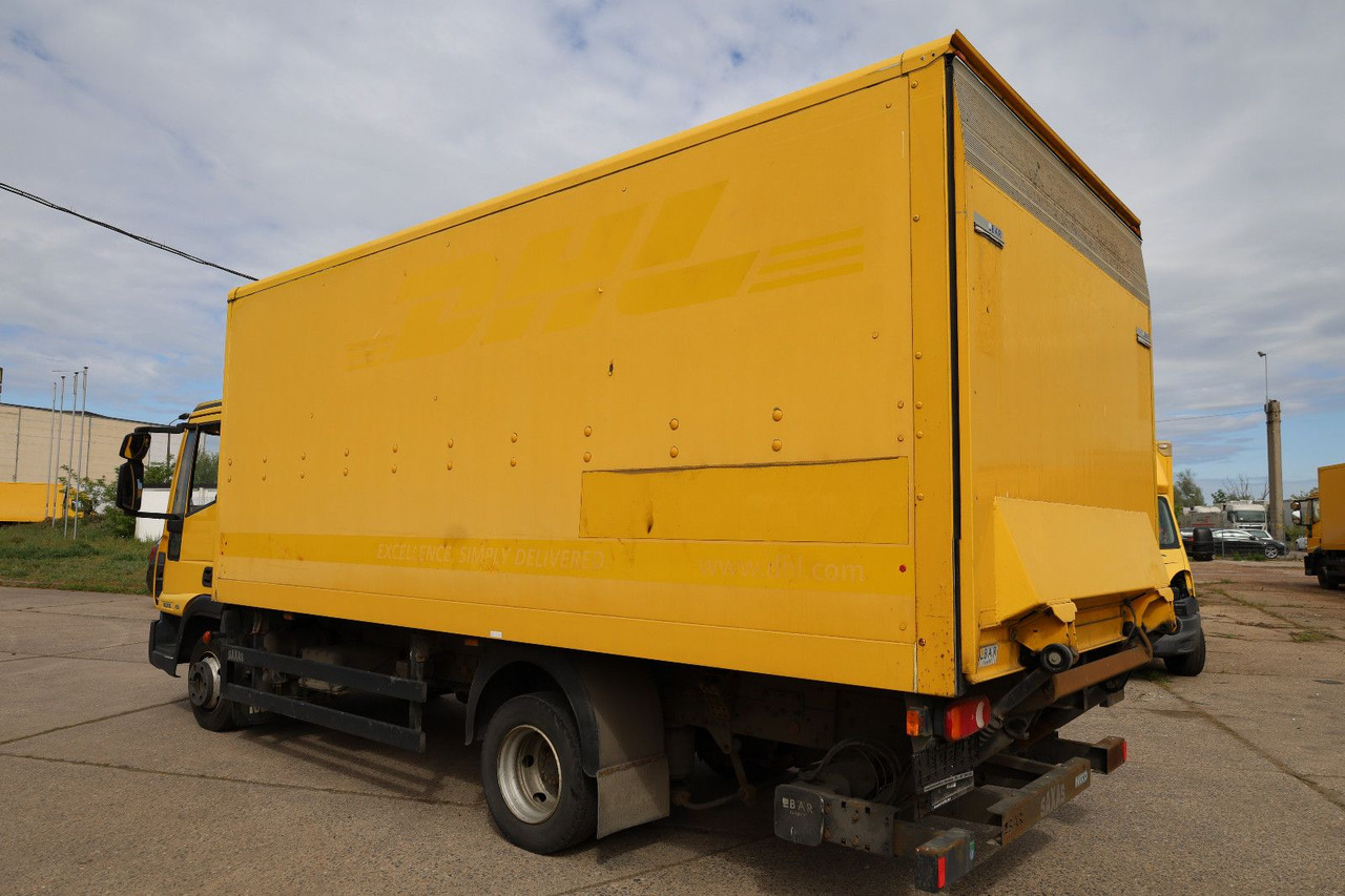 Iveco M752/Koffer/ 1. Hand - Jakeluauto: kuva Iveco M752/Koffer/ 1. Hand - Jakeluauto Iveco M752/Koffer/ 1. Hand - Jakeluauto: kuva Iveco M752/Koffer/ 1. Hand - Jakeluauto