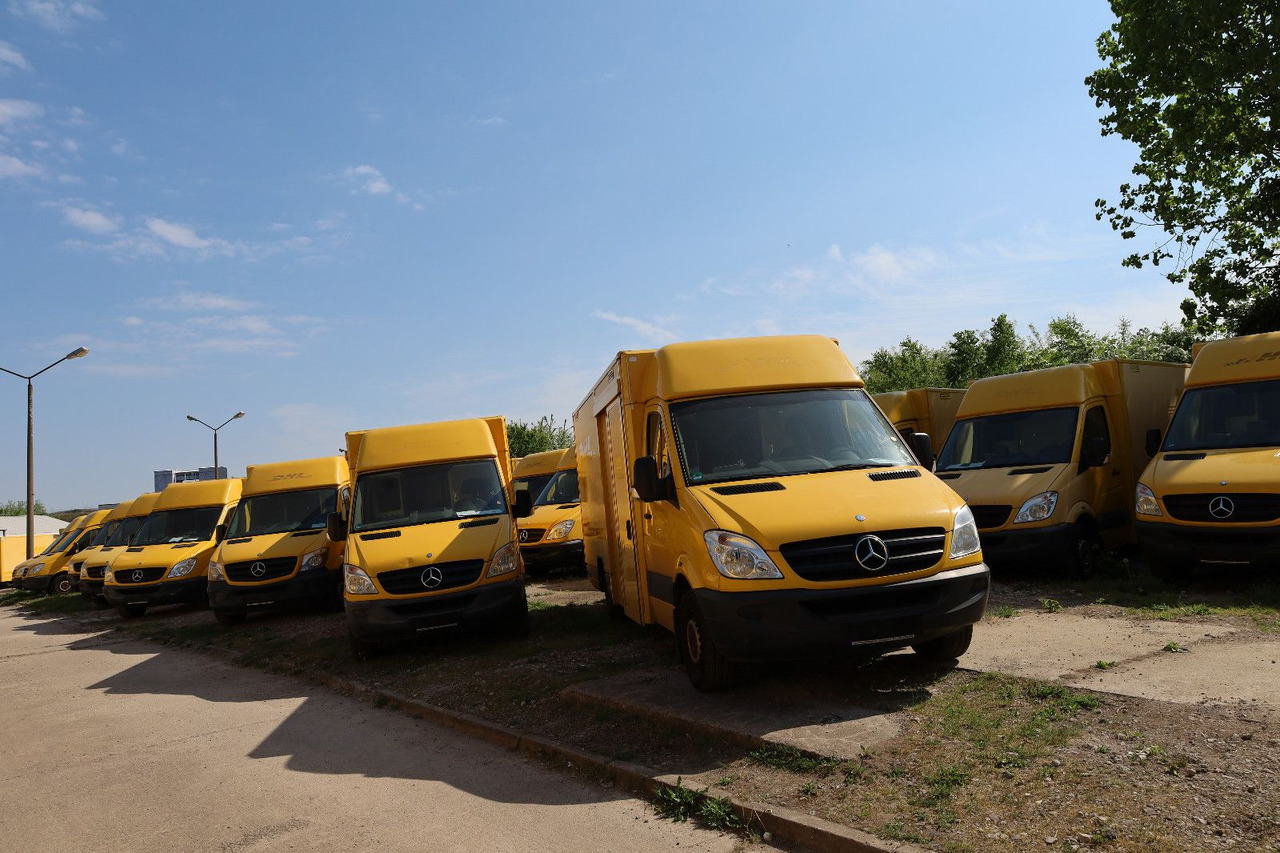 Mercedes-Benz Sprinter II Pritsche/ Koffer/Regalsystem - Jakeluauto: kuva Mercedes-Benz Sprinter II Pritsche/ Koffer/Regalsystem - Jakeluauto Mercedes-Benz Sprinter II Pritsche/ Koffer/Regalsystem - Jakeluauto: kuva Mercedes-Benz Sprinter II Pritsche/ Koffer/Regalsystem - Jakeluauto