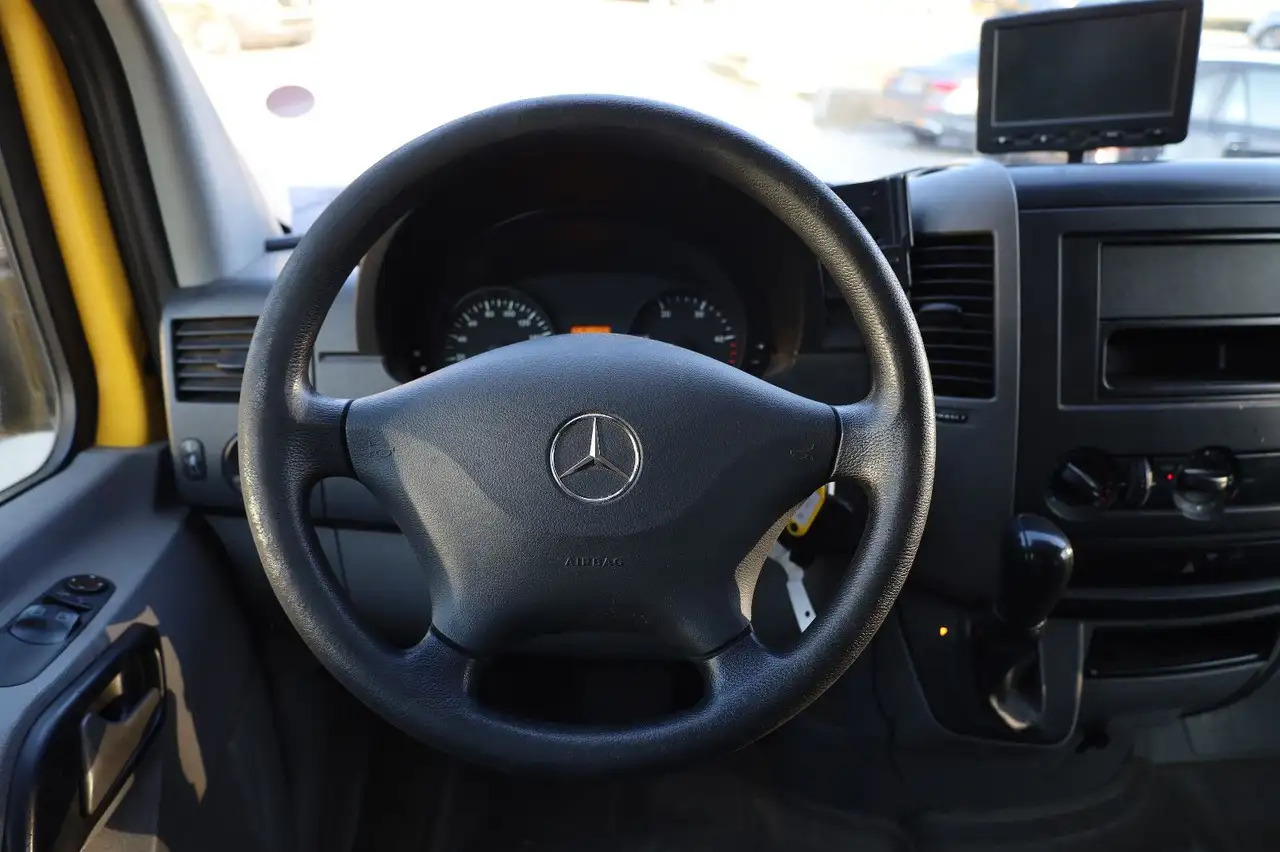 Mercedes-Benz Sprinter II Pritsche/ Koffer/Regalsystem - Jakeluauto: kuva Mercedes-Benz Sprinter II Pritsche/ Koffer/Regalsystem - Jakeluauto Mercedes-Benz Sprinter II Pritsche/ Koffer/Regalsystem - Jakeluauto: kuva Mercedes-Benz Sprinter II Pritsche/ Koffer/Regalsystem - Jakeluauto