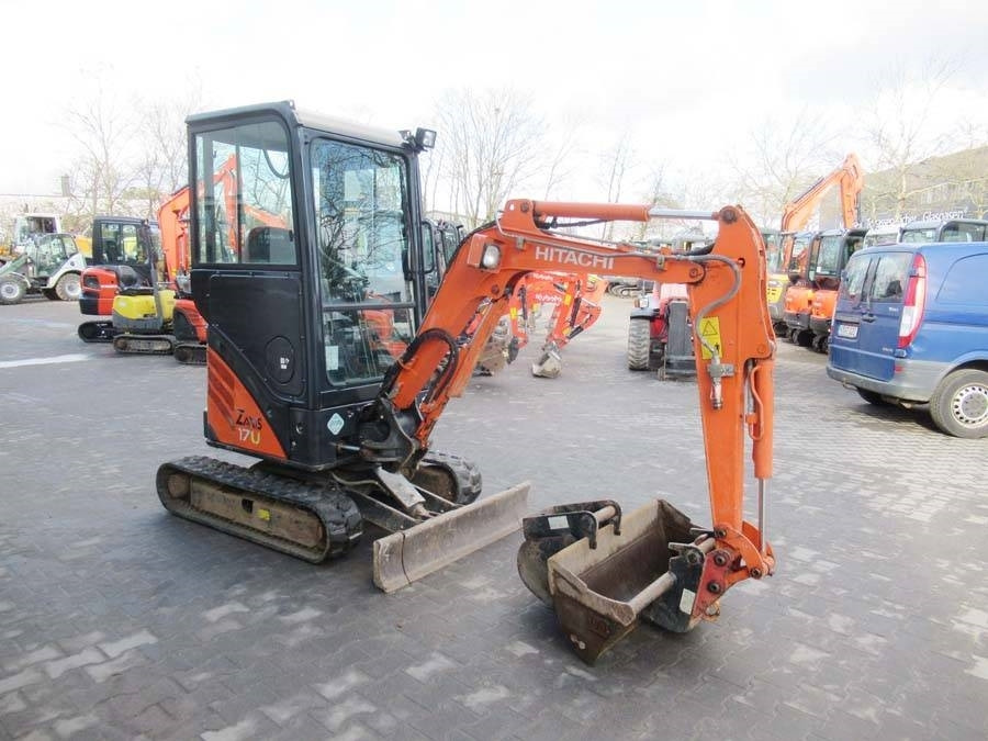 Hitachi ZX 17 U-2 - Minikuormaaja: kuva Hitachi ZX 17 U-2 - Minikuormaaja Hitachi ZX 17 U-2 - Minikuormaaja: kuva Hitachi ZX 17 U-2 - Minikuormaaja