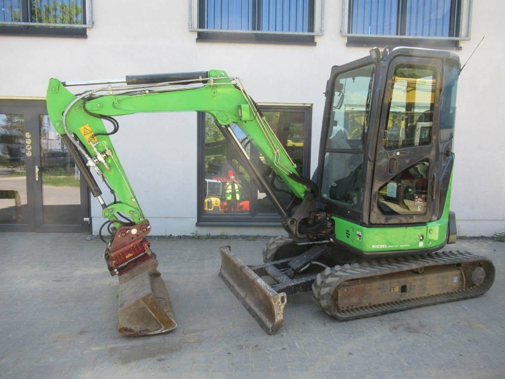 Hitachi ZX33U-6 Powertilt / Klima - Minikuormaaja: kuva Hitachi ZX33U-6 Powertilt / Klima - Minikuormaaja Hitachi ZX33U-6 Powertilt / Klima - Minikuormaaja: kuva Hitachi ZX33U-6 Powertilt / Klima - Minikuormaaja