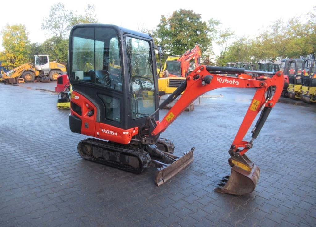 Kubota KX 016-4 - Minikuormaaja: kuva Kubota KX 016-4 - Minikuormaaja Kubota KX 016-4 - Minikuormaaja: kuva Kubota KX 016-4 - Minikuormaaja