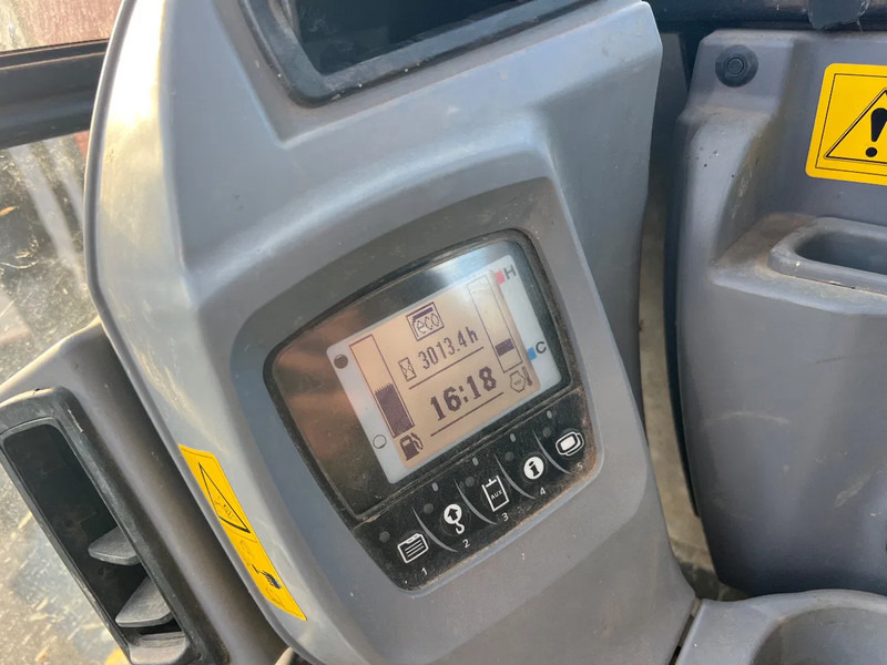 Kaikki maastonosturi Kubota KX080-4: kuva Kaikki maastonosturi Kubota KX080-4