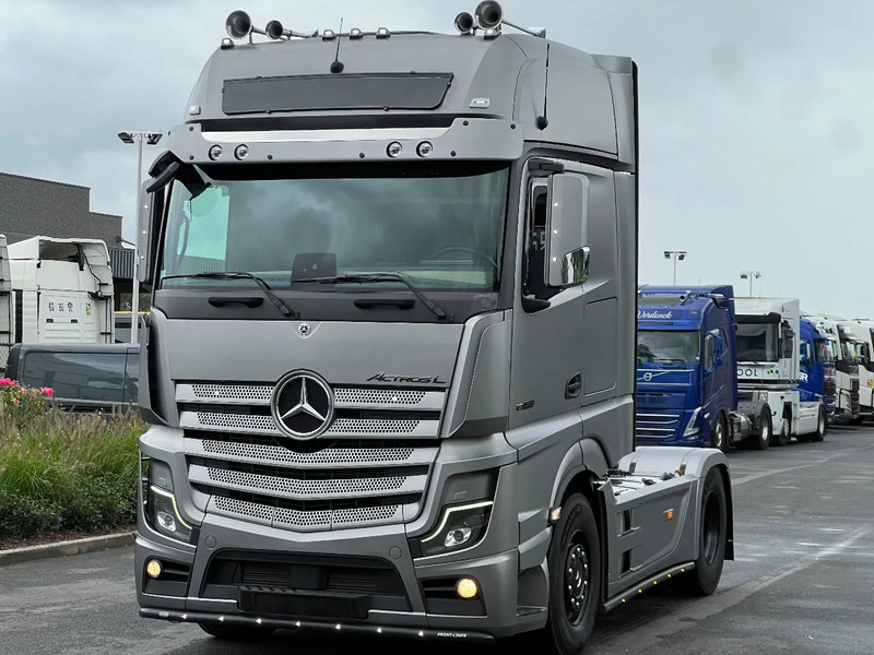 Mercedes-Benz Actros 1863 GIGASPACE*ACTROS L 1863*Full OPTIONS* - Vetopöytäauto: kuva Mercedes-Benz Actros 1863 GIGASPACE*ACTROS L 1863*Full OPTIONS* - Vetopöytäauto Mercedes-Benz Actros 1863 GIGASPACE*ACTROS L 1863*Full OPTIONS* - Vetopöytäauto: kuva Mercedes-Benz Actros 1863 GIGASPACE*ACTROS L 1863*Full OPTIONS* - Vetopöytäauto
