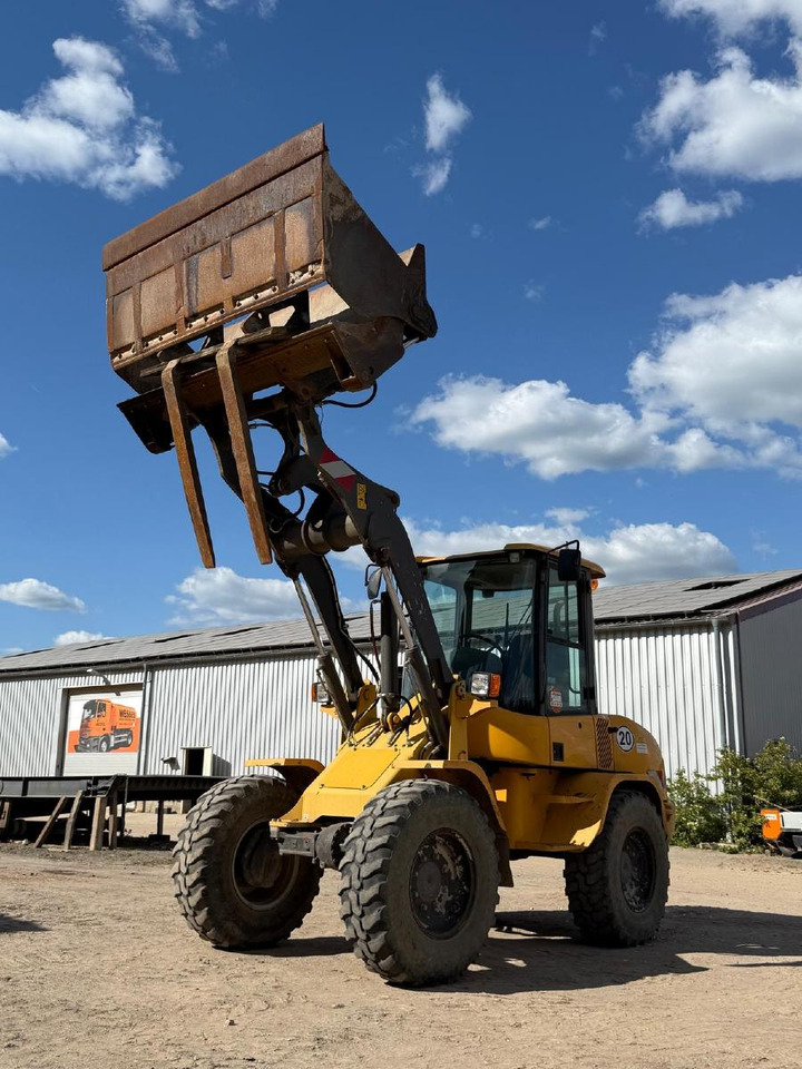 Volvo L 30 B-Z/K incl. 3-1shovel and fork - Pyöräkuormaaja: kuva Volvo L 30 B-Z/K incl. 3-1shovel and fork - Pyöräkuormaaja Volvo L 30 B-Z/K incl. 3-1shovel and fork - Pyöräkuormaaja: kuva Volvo L 30 B-Z/K incl. 3-1shovel and fork - Pyöräkuormaaja