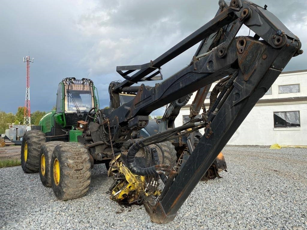 John Deere 1470 E - Harvesteri: kuva John Deere 1470 E - Harvesteri John Deere 1470 E - Harvesteri: kuva John Deere 1470 E - Harvesteri