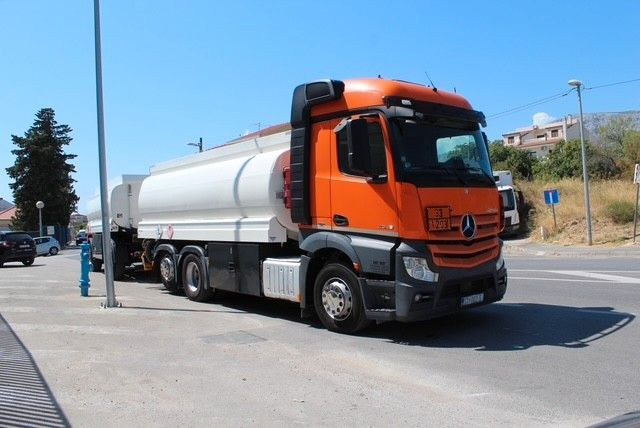 Mercedes-Benz Actros 2548 6x2/4 - Säiliöauto: kuva Mercedes-Benz Actros 2548 6x2/4 - Säiliöauto Mercedes-Benz Actros 2548 6x2/4 - Säiliöauto: kuva Mercedes-Benz Actros 2548 6x2/4 - Säiliöauto