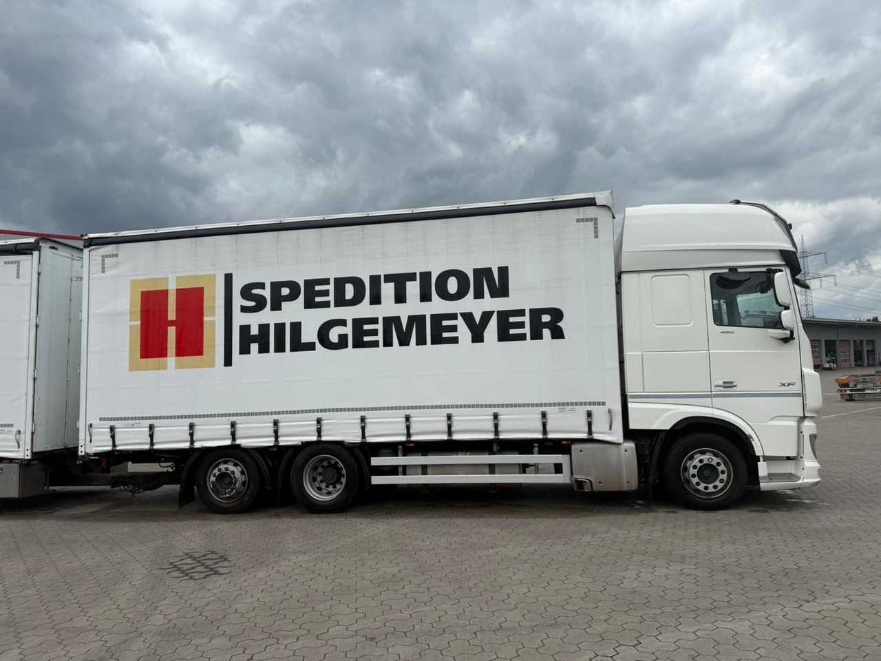 DAF XF 480 FAN LowDeck 6x2 Jumbo Inklusive Anhänger - Pressukapelli kuorma-auto: kuva DAF XF 480 FAN LowDeck 6x2 Jumbo Inklusive Anhänger - Pressukapelli kuorma-auto DAF XF 480 FAN LowDeck 6x2 Jumbo Inklusive Anhänger - Pressukapelli kuorma-auto: kuva DAF XF 480 FAN LowDeck 6x2 Jumbo Inklusive Anhänger - Pressukapelli kuorma-auto