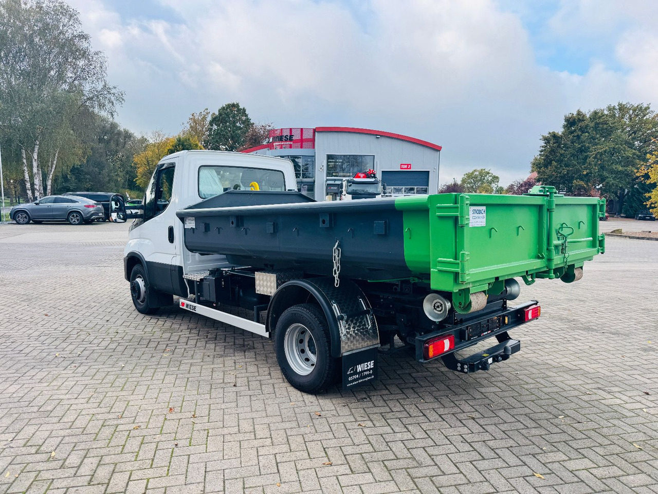 Iveco Daily 70C18H Hyva Abrollkipper - Koukkulava kuorma-auto: kuva  Iveco Daily 70C18H Hyva Abrollkipper - Koukkulava kuorma-auto Iveco Daily 70C18H Hyva Abrollkipper - Koukkulava kuorma-auto: kuva  Iveco Daily 70C18H Hyva Abrollkipper - Koukkulava kuorma-auto