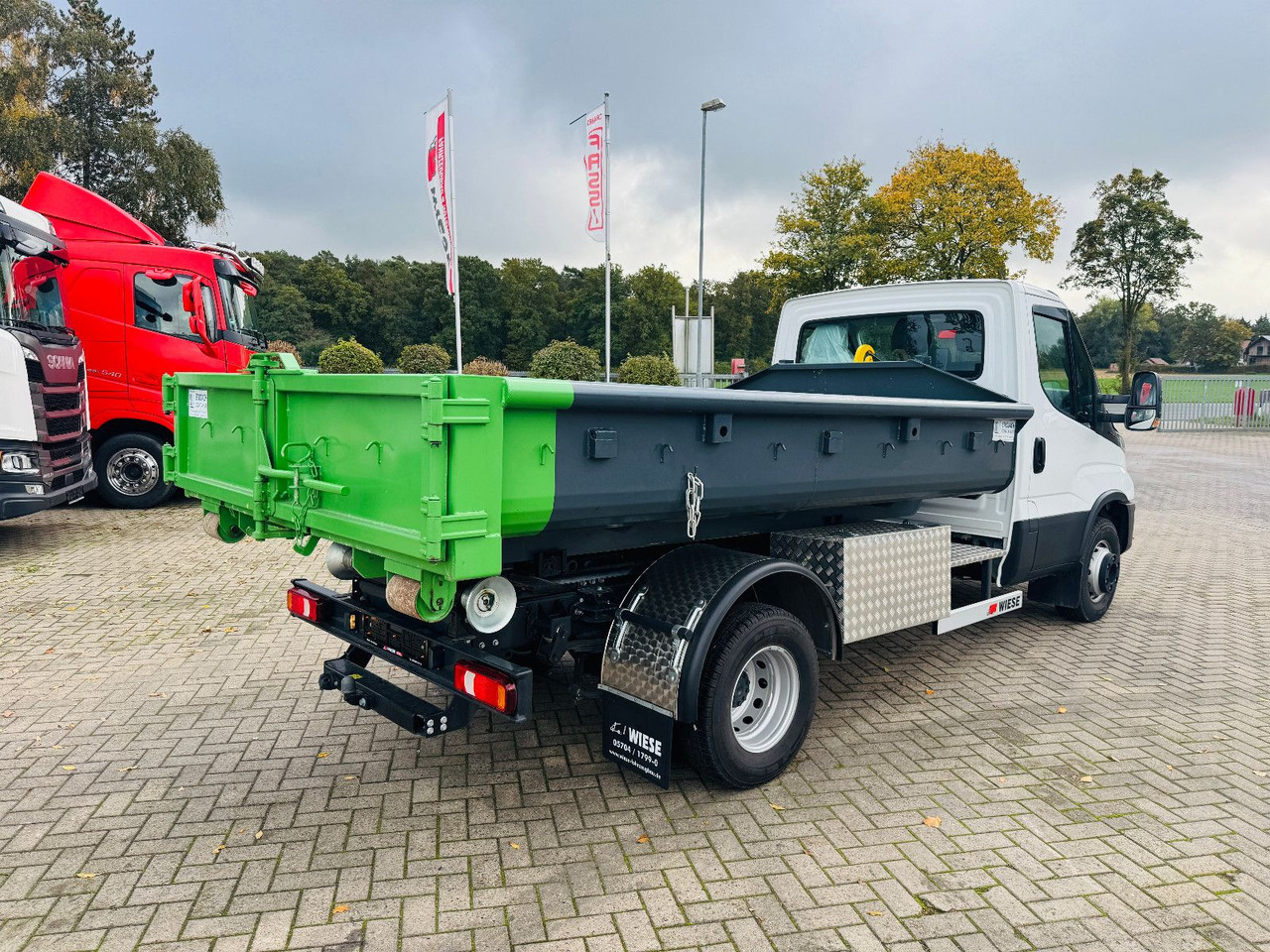 Iveco Daily 70C18H Hyva Abrollkipper - Koukkulava kuorma-auto: kuva  Iveco Daily 70C18H Hyva Abrollkipper - Koukkulava kuorma-auto Iveco Daily 70C18H Hyva Abrollkipper - Koukkulava kuorma-auto: kuva  Iveco Daily 70C18H Hyva Abrollkipper - Koukkulava kuorma-auto