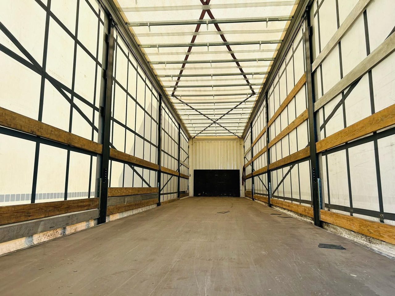 Kässbohrer Schiebeplanen Auflieger - Pressukapellipuoliperävaunu: kuva Kässbohrer Schiebeplanen Auflieger - Pressukapellipuoliperävaunu Kässbohrer Schiebeplanen Auflieger - Pressukapellipuoliperävaunu: kuva Kässbohrer Schiebeplanen Auflieger - Pressukapellipuoliperävaunu