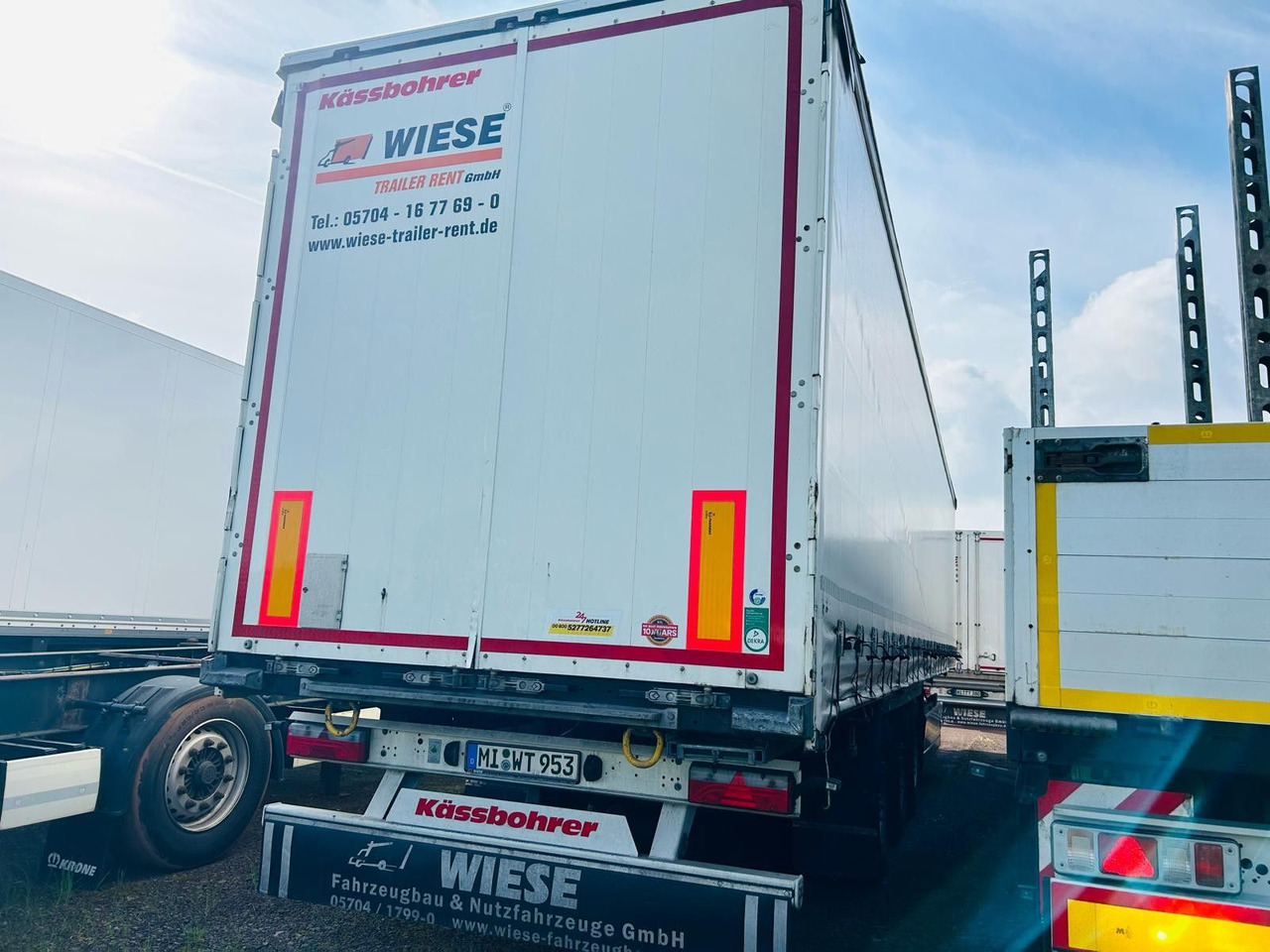 Kässbohrer Schiebeplanen Auflieger - Pressukapellipuoliperävaunu: kuva Kässbohrer Schiebeplanen Auflieger - Pressukapellipuoliperävaunu Kässbohrer Schiebeplanen Auflieger - Pressukapellipuoliperävaunu: kuva Kässbohrer Schiebeplanen Auflieger - Pressukapellipuoliperävaunu