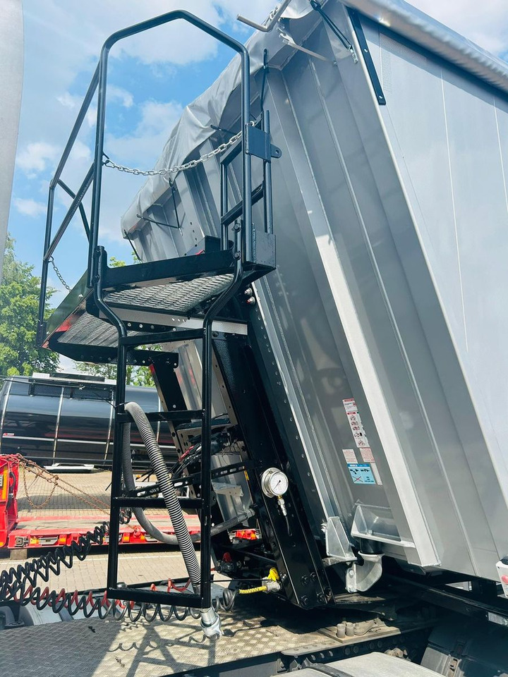 Kempf SKM 36/3 AK 3-Achs Alu Sattelkipper 50m³ - Kippiauto puoliperävaunu: kuva  Kempf SKM 36/3 AK 3-Achs Alu Sattelkipper 50m³ - Kippiauto puoliperävaunu Kempf SKM 36/3 AK 3-Achs Alu Sattelkipper 50m³ - Kippiauto puoliperävaunu: kuva  Kempf SKM 36/3 AK 3-Achs Alu Sattelkipper 50m³ - Kippiauto puoliperävaunu