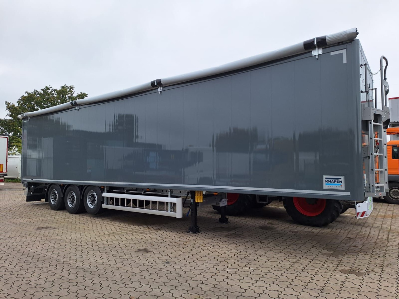 Knapen 92 m³ 10 mm Boden günstig - Moving floor puoliperävaunu: kuva Knapen 92 m³ 10 mm Boden günstig - Moving floor puoliperävaunu Knapen 92 m³ 10 mm Boden günstig - Moving floor puoliperävaunu: kuva Knapen 92 m³ 10 mm Boden günstig - Moving floor puoliperävaunu
