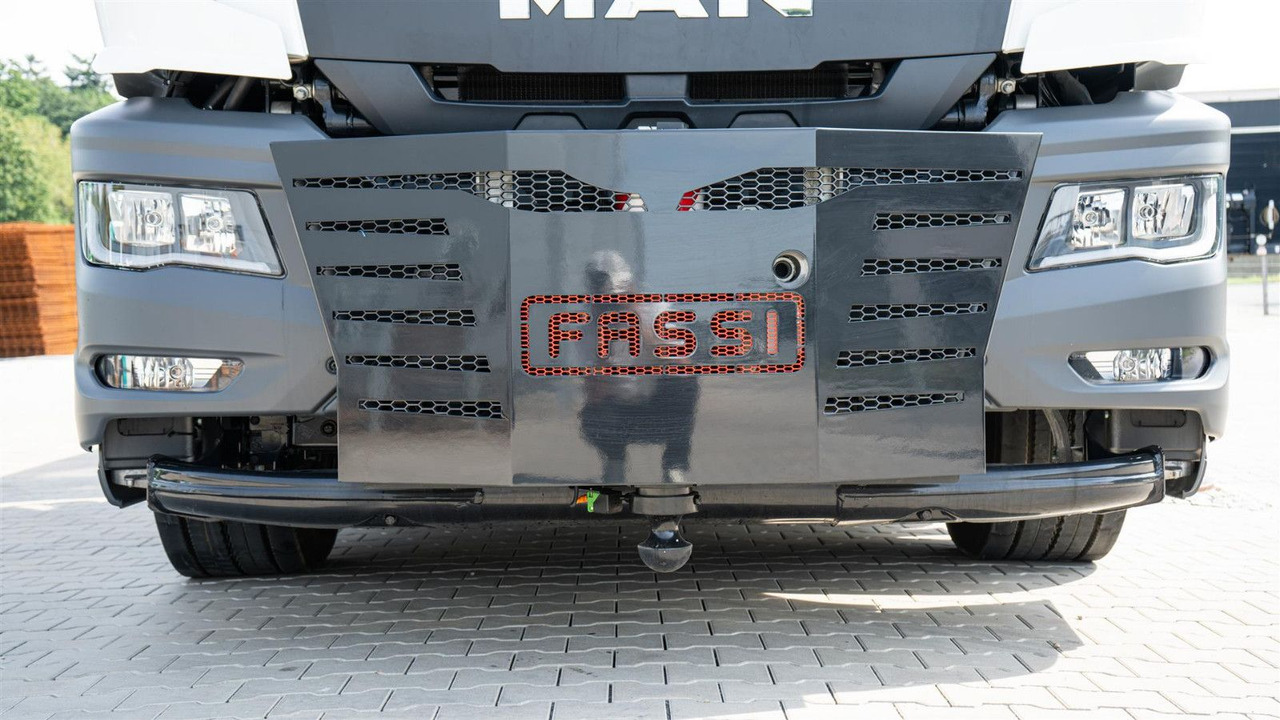 MAN 35.470 8x2 Kran F710 RA2.26 - Nosturiauto: kuva MAN 35.470 8x2 Kran F710 RA2.26 - Nosturiauto MAN 35.470 8x2 Kran F710 RA2.26 - Nosturiauto: kuva MAN 35.470 8x2 Kran F710 RA2.26 - Nosturiauto