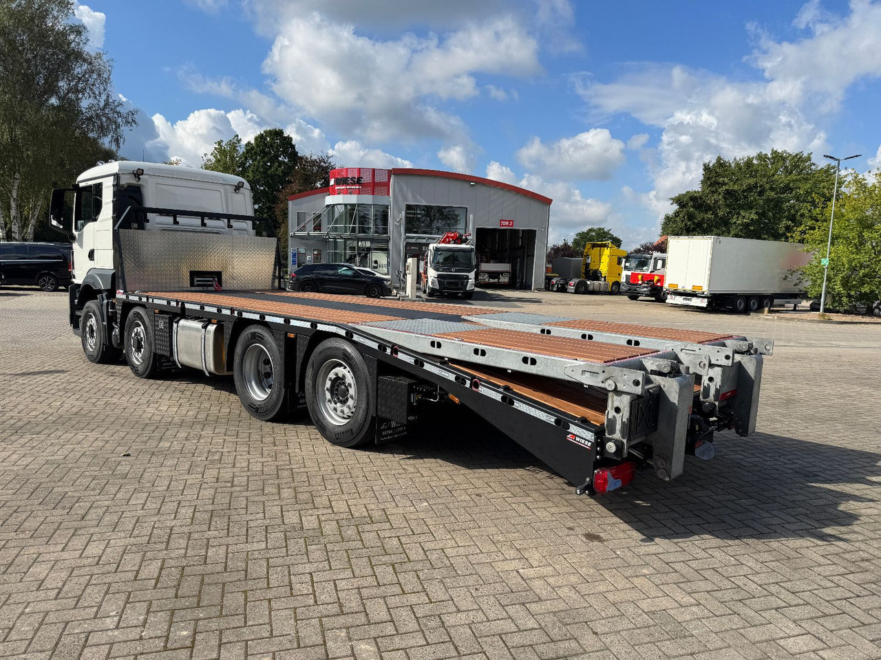 MAN 8x4 Maschinentransporter - Hinausauto: kuva MAN 8x4 Maschinentransporter - Hinausauto MAN 8x4 Maschinentransporter - Hinausauto: kuva MAN 8x4 Maschinentransporter - Hinausauto