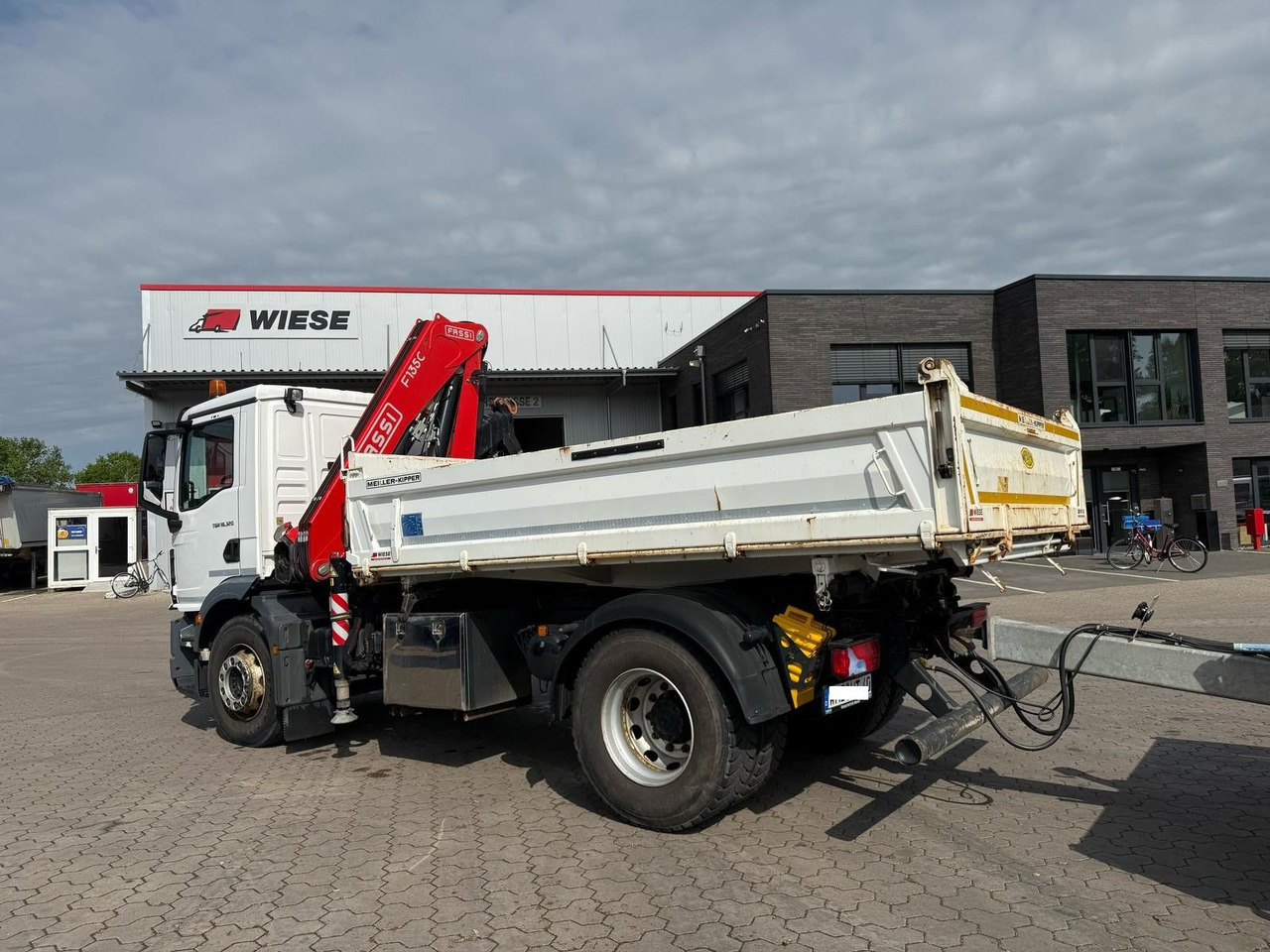 MAN TGM 18.320 4x2 BB mit Kran Fassi F135 Kipper - Kippiauto kuorma-auto, Nosturiauto: kuva MAN TGM 18.320 4x2 BB mit Kran Fassi F135 Kipper - Kippiauto kuorma-auto, Nosturiauto MAN TGM 18.320 4x2 BB mit Kran Fassi F135 Kipper - Kippiauto kuorma-auto, Nosturiauto: kuva MAN TGM 18.320 4x2 BB mit Kran Fassi F135 Kipper - Kippiauto kuorma-auto, Nosturiauto