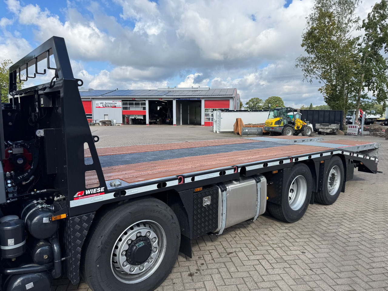 MAN TGS 35.520 Hydro Baumaschinentransporter - Hinausauto: kuva MAN TGS 35.520 Hydro Baumaschinentransporter - Hinausauto MAN TGS 35.520 Hydro Baumaschinentransporter - Hinausauto: kuva MAN TGS 35.520 Hydro Baumaschinentransporter - Hinausauto