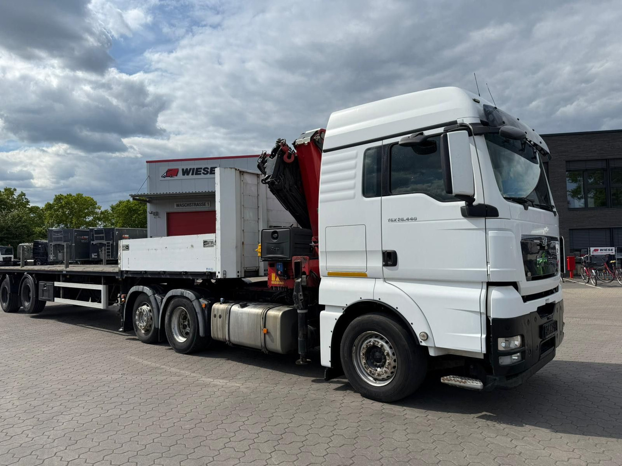 MAN TGX 26.440 6x2 mit HMF 3000-5 Kran - Nosturiauto: kuva MAN TGX 26.440 6x2 mit HMF 3000-5 Kran - Nosturiauto MAN TGX 26.440 6x2 mit HMF 3000-5 Kran - Nosturiauto: kuva MAN TGX 26.440 6x2 mit HMF 3000-5 Kran - Nosturiauto