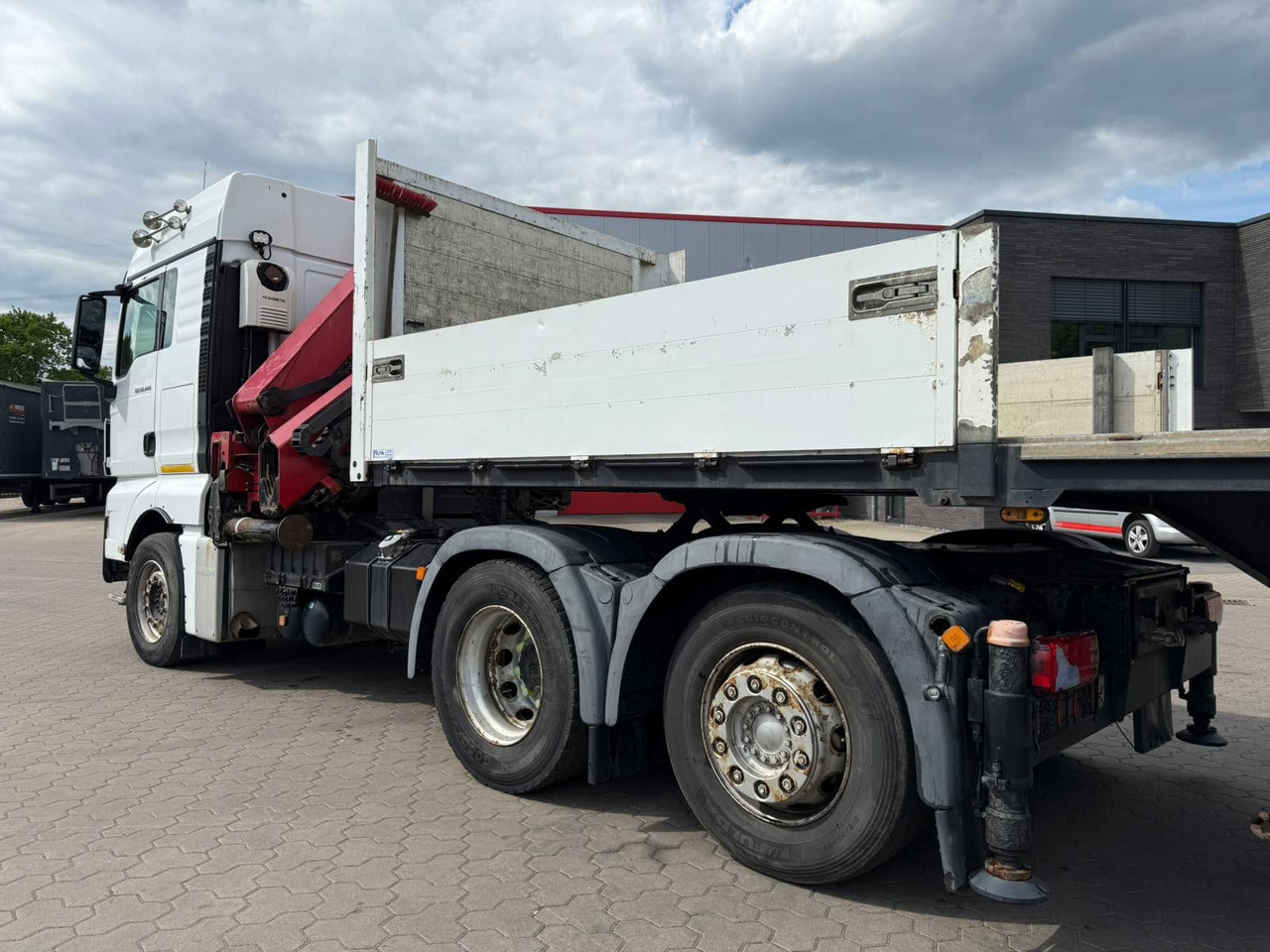 MAN TGX 26.440 6x2 mit HMF 3000-5 Kran - Nosturiauto: kuva MAN TGX 26.440 6x2 mit HMF 3000-5 Kran - Nosturiauto MAN TGX 26.440 6x2 mit HMF 3000-5 Kran - Nosturiauto: kuva MAN TGX 26.440 6x2 mit HMF 3000-5 Kran - Nosturiauto