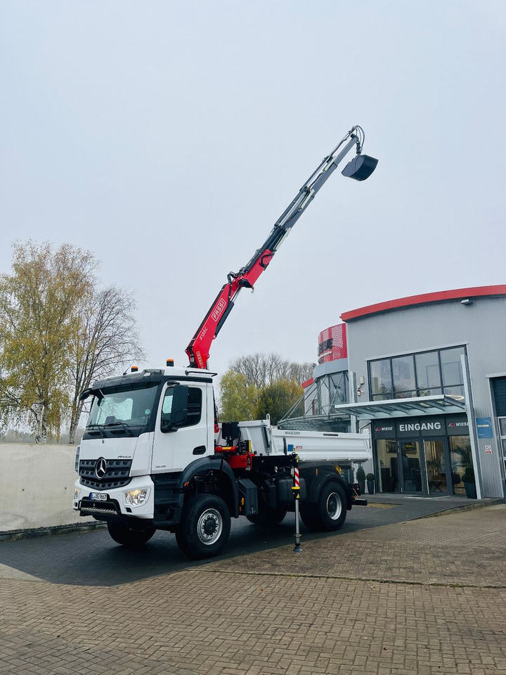 Mercedes-Benz Arocs 1835 4x4 Meiller Fassi F135 Kran Kipper - Kippiauto kuorma-auto, Nosturiauto: kuva Mercedes-Benz Arocs 1835 4x4 Meiller Fassi F135 Kran Kipper - Kippiauto kuorma-auto, Nosturiauto Mercedes-Benz Arocs 1835 4x4 Meiller Fassi F135 Kran Kipper - Kippiauto kuorma-auto, Nosturiauto: kuva Mercedes-Benz Arocs 1835 4x4 Meiller Fassi F135 Kran Kipper - Kippiauto kuorma-auto, Nosturiauto