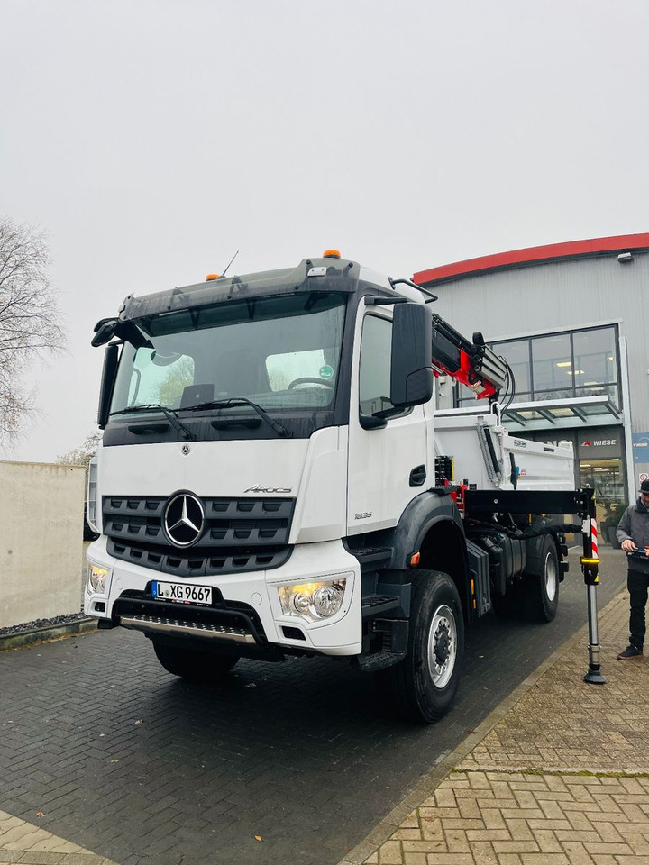 Mercedes-Benz Arocs 1835 4x4 Meiller Fassi F135 Kran Kipper - Kippiauto kuorma-auto, Nosturiauto: kuva Mercedes-Benz Arocs 1835 4x4 Meiller Fassi F135 Kran Kipper - Kippiauto kuorma-auto, Nosturiauto Mercedes-Benz Arocs 1835 4x4 Meiller Fassi F135 Kran Kipper - Kippiauto kuorma-auto, Nosturiauto: kuva Mercedes-Benz Arocs 1835 4x4 Meiller Fassi F135 Kran Kipper - Kippiauto kuorma-auto, Nosturiauto