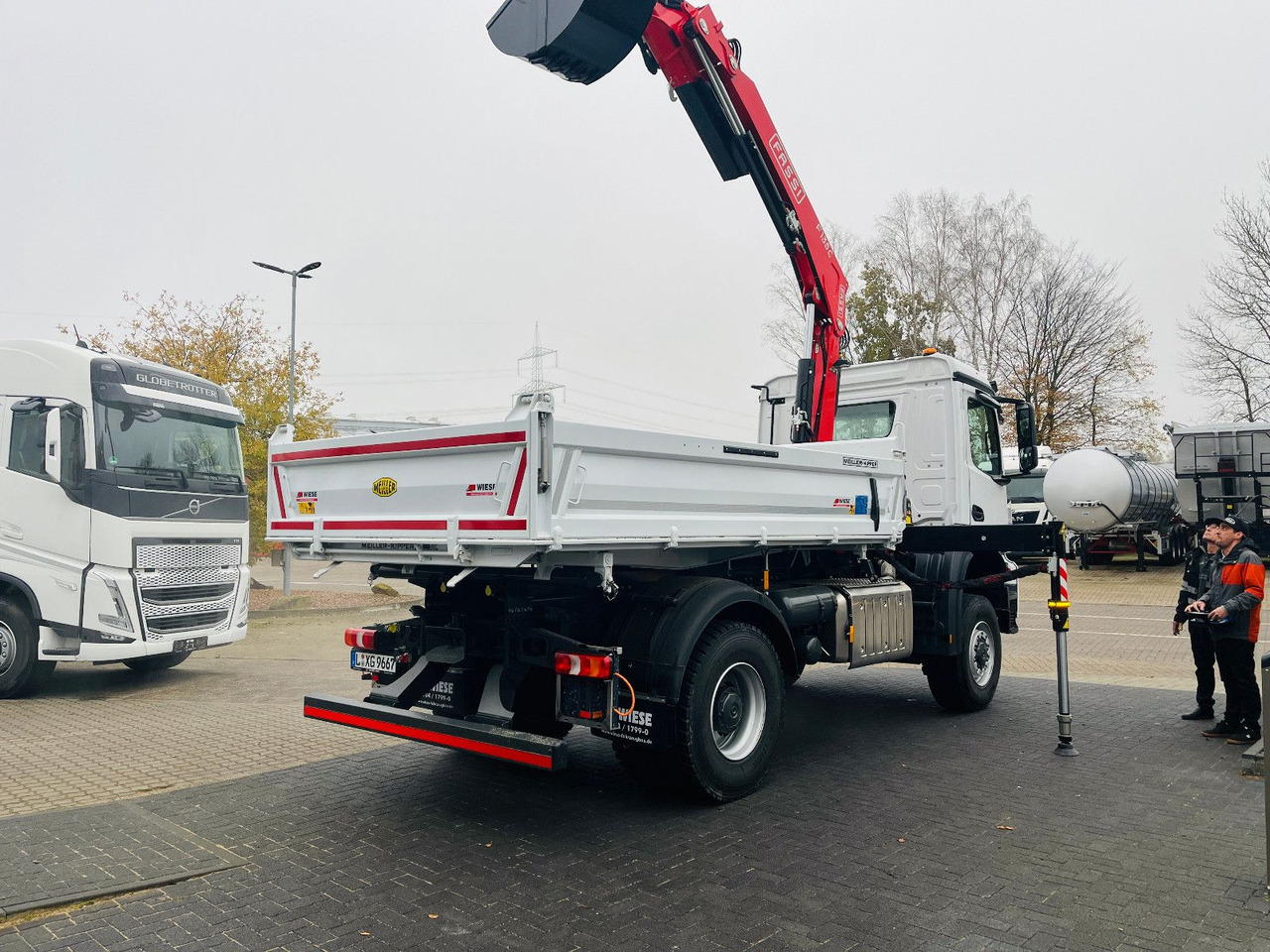 Mercedes-Benz Arocs 1835 4x4 Meiller Fassi Kran Kipper - Kippiauto kuorma-auto, Nosturiauto: kuva Mercedes-Benz Arocs 1835 4x4 Meiller Fassi Kran Kipper - Kippiauto kuorma-auto, Nosturiauto Mercedes-Benz Arocs 1835 4x4 Meiller Fassi Kran Kipper - Kippiauto kuorma-auto, Nosturiauto: kuva Mercedes-Benz Arocs 1835 4x4 Meiller Fassi Kran Kipper - Kippiauto kuorma-auto, Nosturiauto