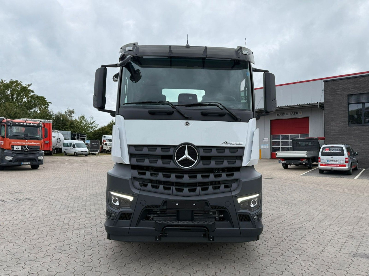 Mercedes-Benz Arocs 5 2651L 6 x4 Meiller RS 2170 - Koukkulava kuorma-auto: kuva Mercedes-Benz Arocs 5 2651L 6 x4 Meiller RS 2170 - Koukkulava kuorma-auto Mercedes-Benz Arocs 5 2651L 6 x4 Meiller RS 2170 - Koukkulava kuorma-auto: kuva Mercedes-Benz Arocs 5 2651L 6 x4 Meiller RS 2170 - Koukkulava kuorma-auto