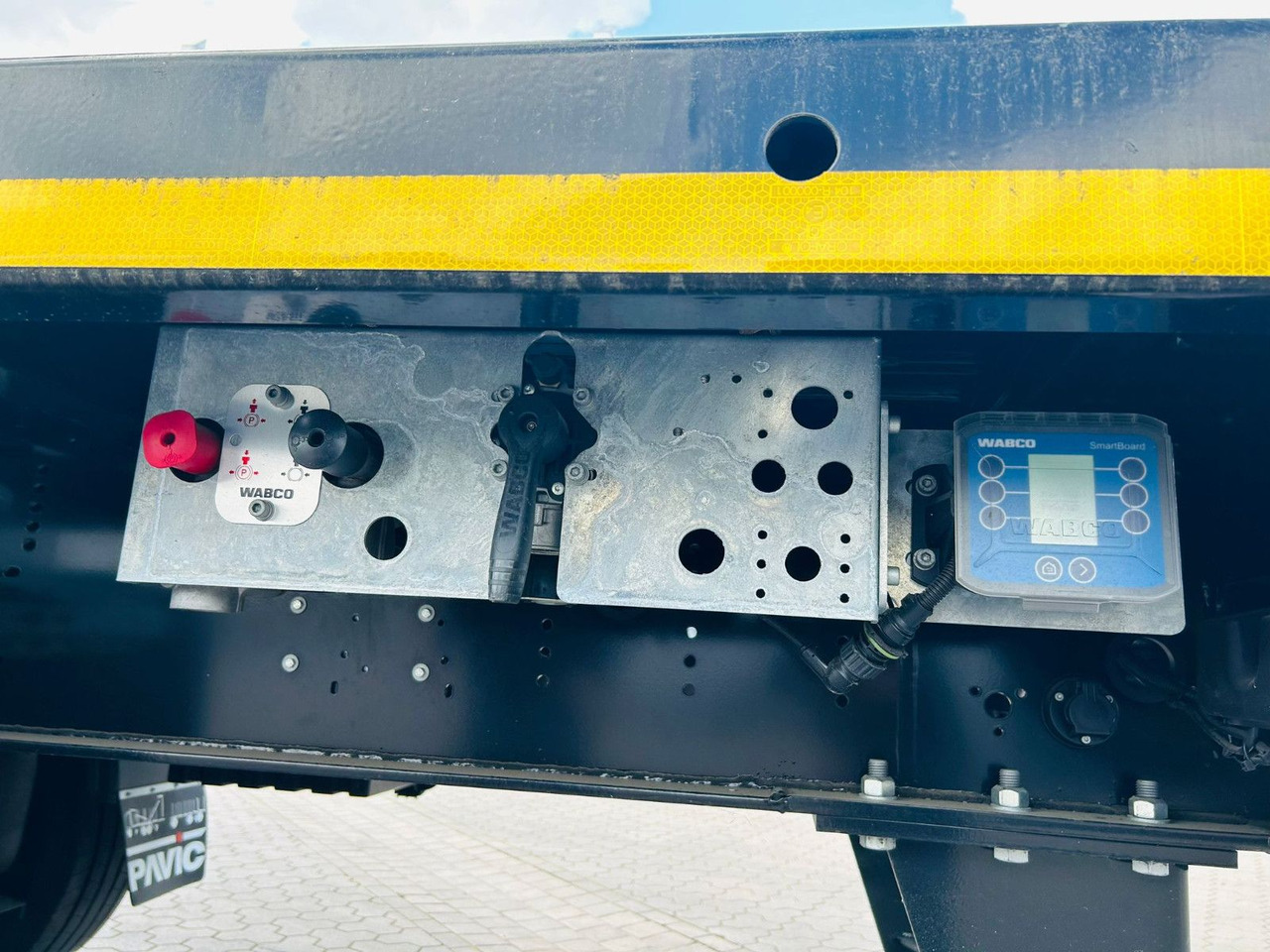 Puu puoliperävaunu PAVIC 3-Achs Plattform-Auflieger/Leergew. ca. 7,1t: kuva Puu puoliperävaunu PAVIC 3-Achs Plattform-Auflieger/Leergew. ca. 7,1t Puu puoliperävaunu PAVIC 3-Achs Plattform-Auflieger/Leergew. ca. 7,1t: kuva Puu puoliperävaunu PAVIC 3-Achs Plattform-Auflieger/Leergew. ca. 7,1t